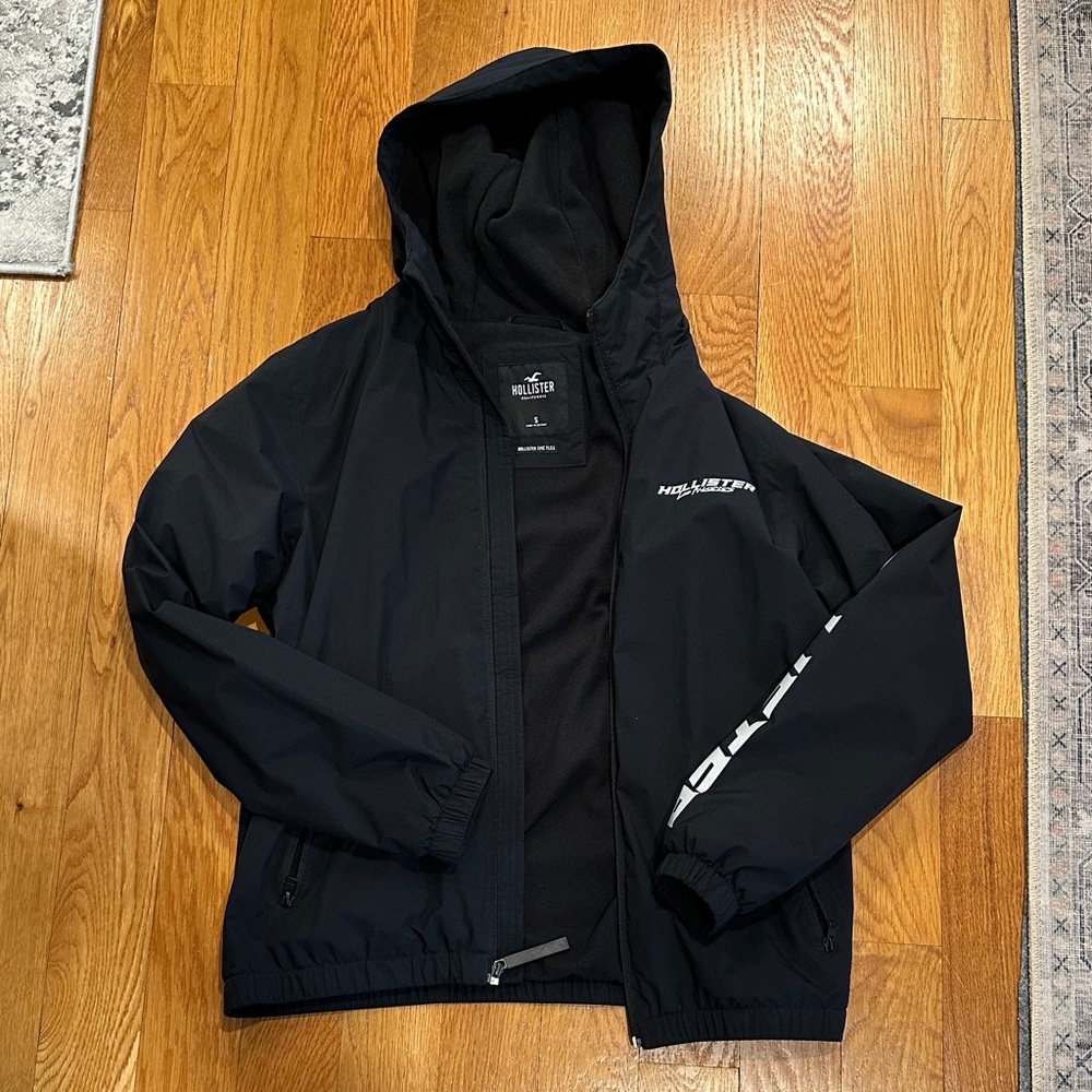 Hollister Men's Black Windbreaker Jacket